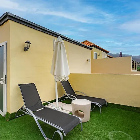 Tropical Views By Sunkeyrents Callao Salvaje