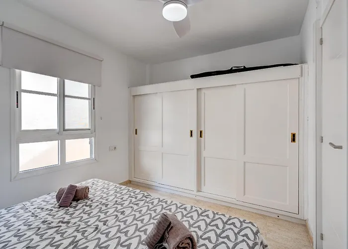 Tropical Views By Sunkeyrents