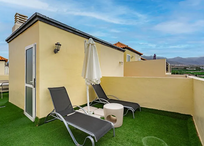 Tropical Views By Sunkeyrents Callao Salvaje