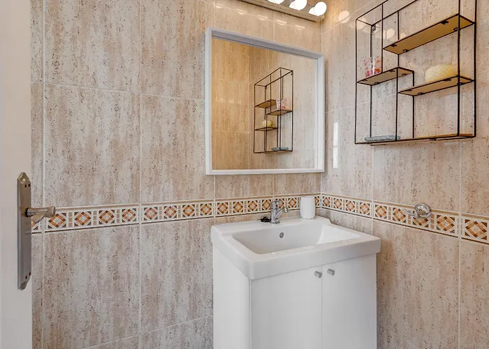 Tropical Views By Sunkeyrents Daire