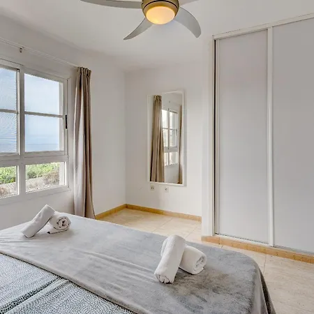 Tropical Views By Sunkeyrents *