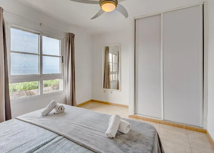 Tropical Views By Sunkeyrents *