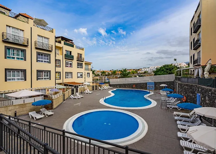 Tropical Views By Sunkeyrents