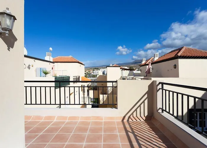 Tropical Views By Sunkeyrents