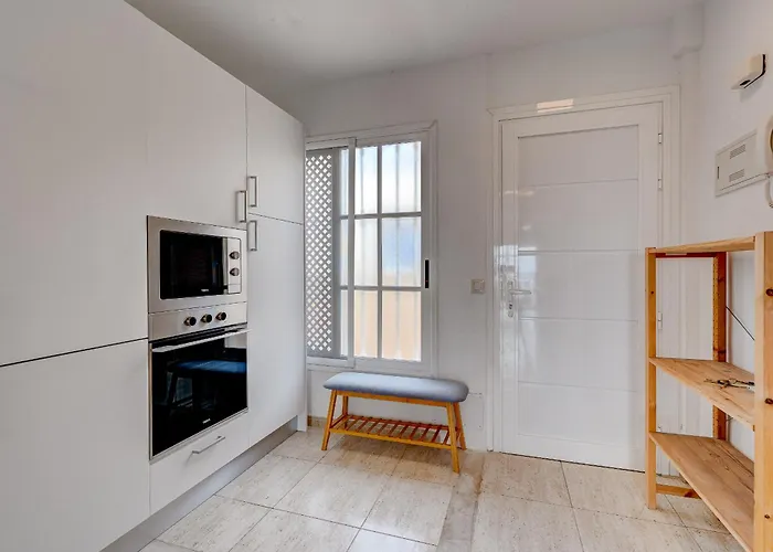 Tropical Views By Sunkeyrents * Callao Salvaje